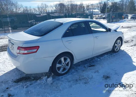 2011 Toyota Camry Xle V6 z USA, uszkodzony, nr VIN 4T1BK3EK7BU628983